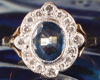 18K YELLOW GOLD LADIES RING W/ SAPPHIRE & DIAMONDS