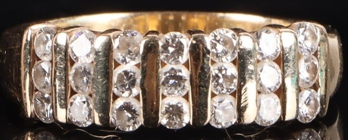 14K YELLOW GOLD NATURAL DIAMOND LADIES RING