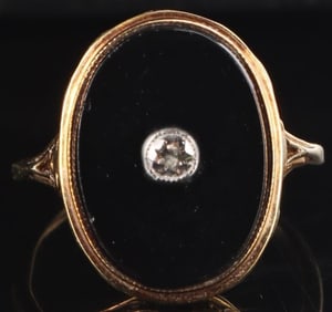 14K YELLOW GOLD LADIES RING W/ 0.07CT DIAMOND