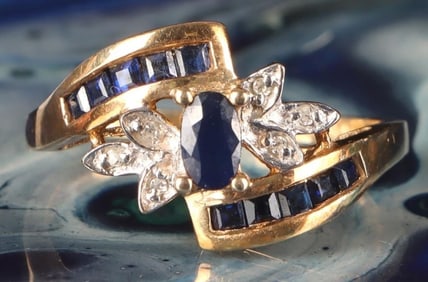 10K YELLOW GOLD SAPPHIRE DIAMOND LADIES RING