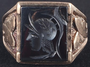 10K YELLOW GOLD MENS RING W/ CUT QUARTZ PROFILE