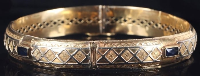 14K YELLOW GOLD ORNATE DESIGN LADIES BANGLE