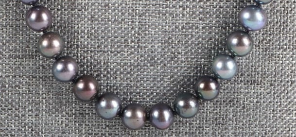 14K GOLD CLASP TAHITIAN PEARL LADIES NECKLACE