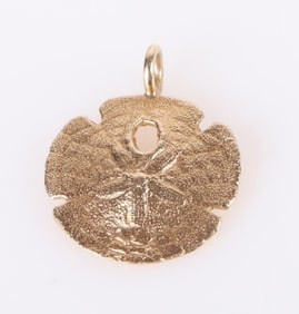 14K YELLOW GOLD PETITE SAND DOLLAR PENDANT