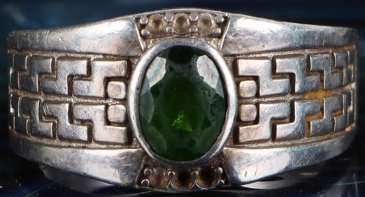 EMERALD GEMSTONE SET IN STERLING SILVER MENS RING