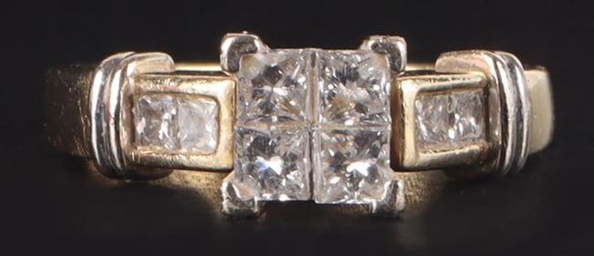 14K YELLOW / WHITE GOLD LADIES RING W/ DIAMONDS