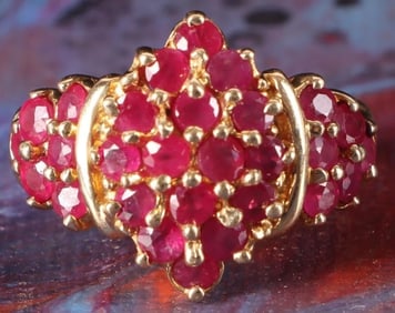 1.4CTW 28 RUBIES 14K YELLOW GOLD LADIES RING