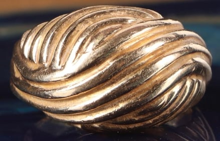 14K YELLOW GOLD LADIES DOME SWIRL ETCHING RING