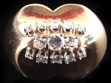 14K YELLOW GOLD LADIES RING W/ THIRTEEN DIAMONDS