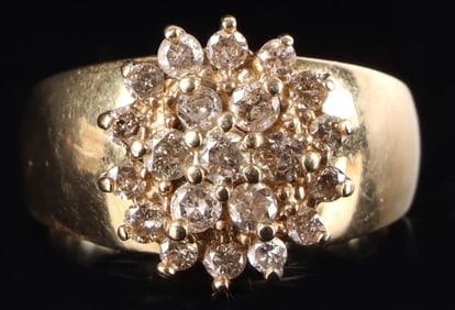 10K YELLOW GOLD DIAMOND CLUSTER LADIES RING