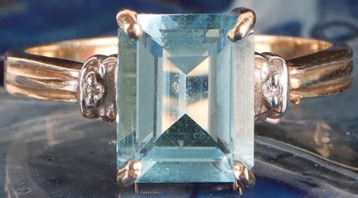 10K YELLOW GOLD LADIES RING W/ 3CT TOPAZ & DIAS