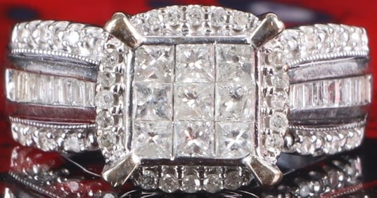 10K WHITE GOLD NATURAL DIAMOND LADIES RING