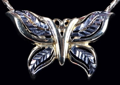 14K YELLOW GOLD LADIES NECKLACE W/ BUTTERFLY PEND