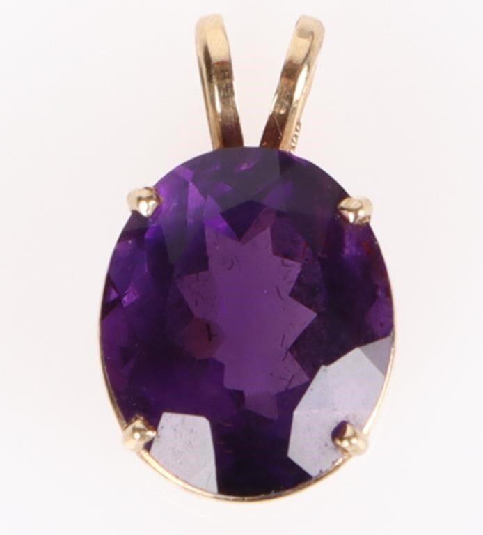 14K GOLD OVAL CUT AMETHYST PENDANT (1 of 2)