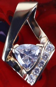 GLITTERING 14K YELLOW GOLD ABSTRACT LADIES PENDANT