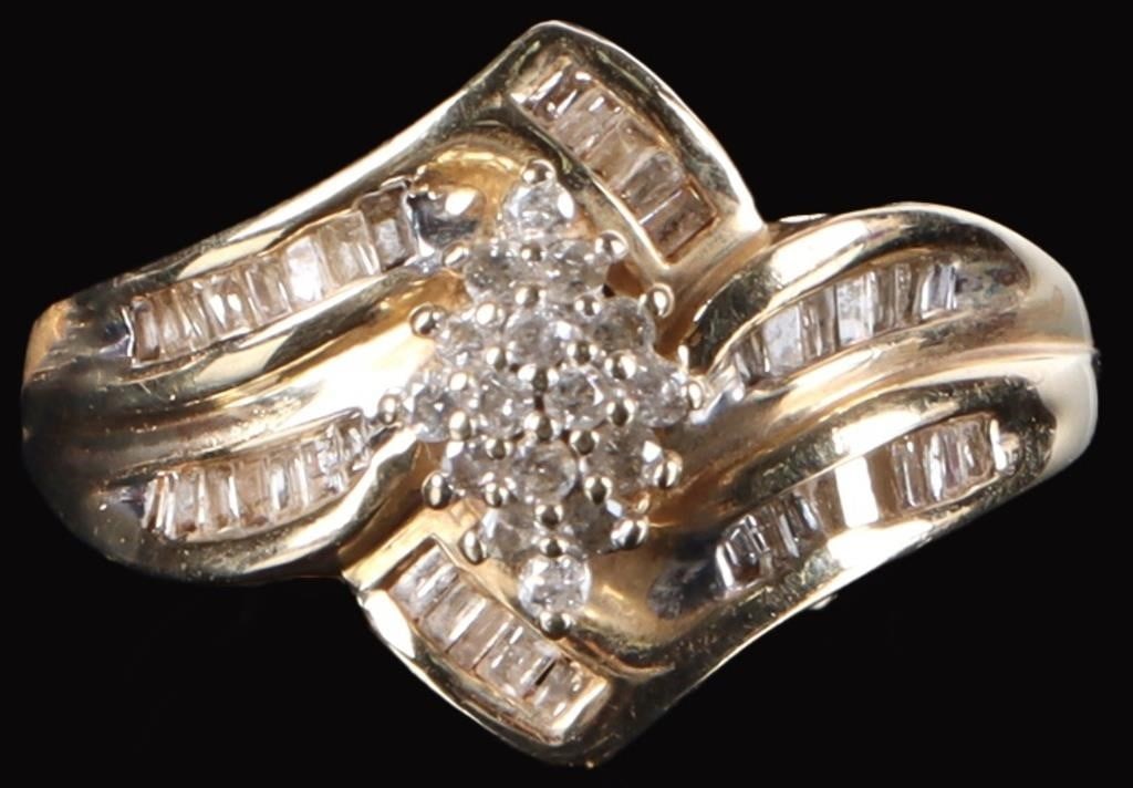 10K YELLOW GOLD DIAMOND CLUSTER LADIES RING (1 of 4)