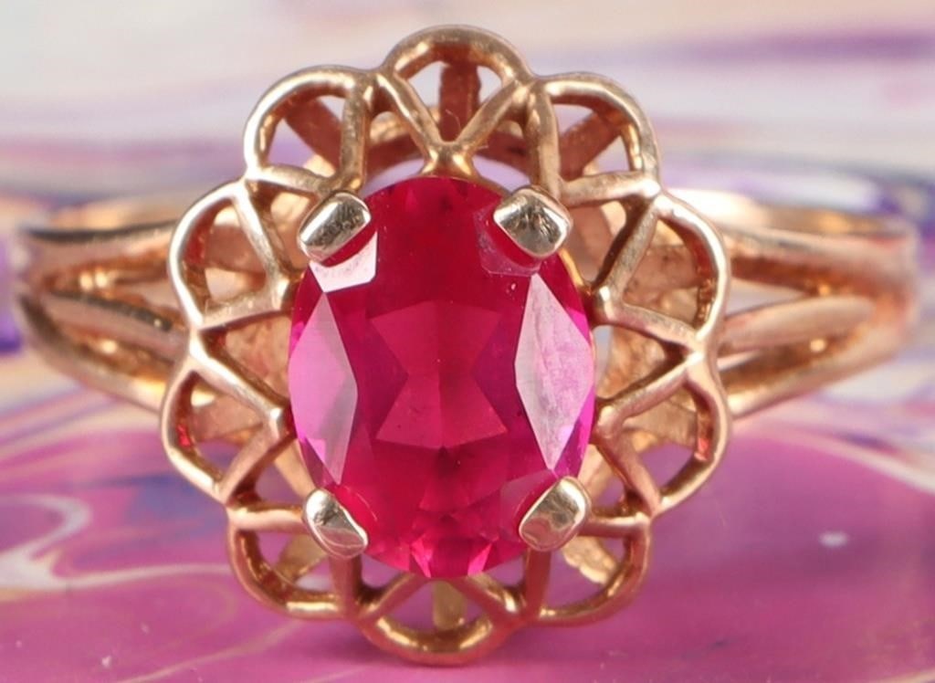 10K YELLOW GOLD LADIES RING W/ PINK SAPPHIRE GEM (1 of 4)