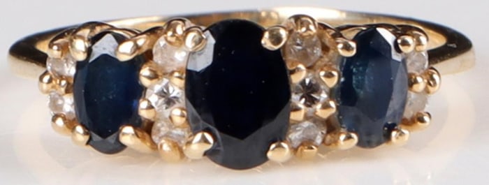 14K YELLOW GOLD LADIES RING W/ DIAS & SAPPHIRES