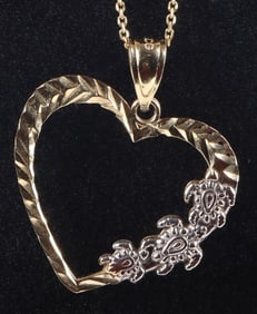10KT GOLD TURTLE HEART NECKLACE