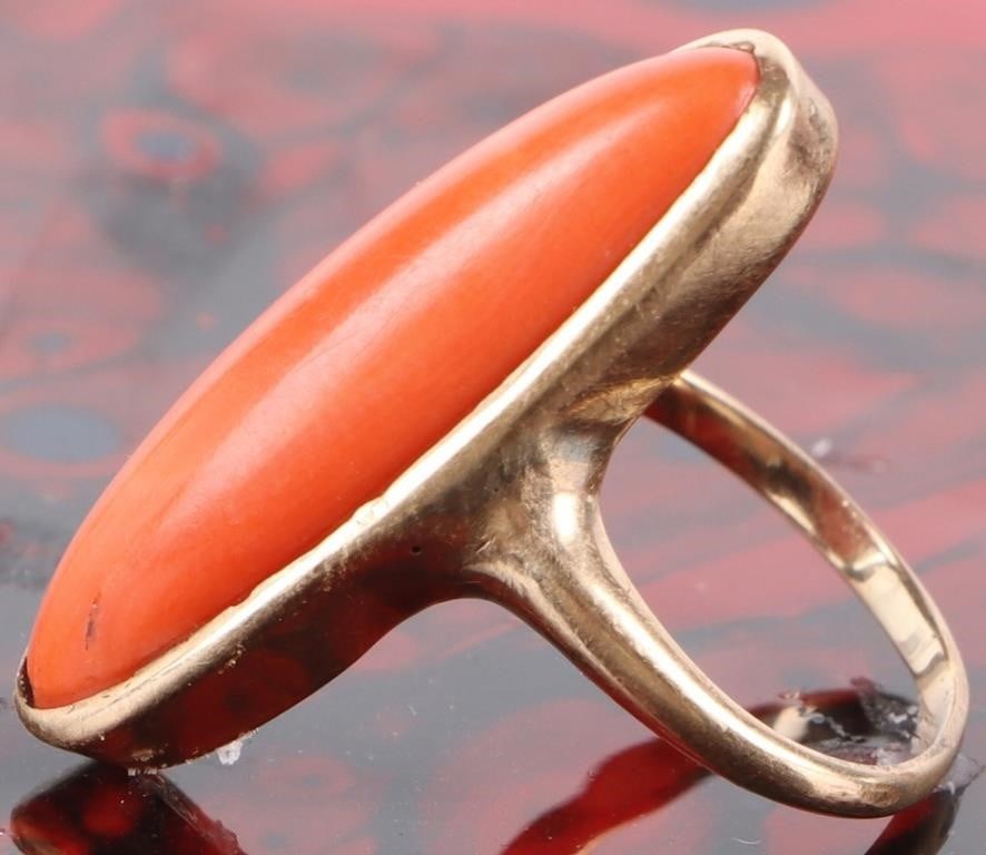 10K YELLOW GOLD CABOCHON RED CORAL LADIES RING (1 of 3)
