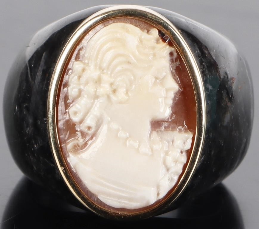 10K YELLOW GOLD BLACK QUARTZ CAMEO MEN'S RING (1 of 4)