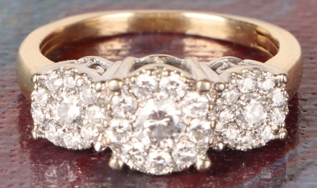 0.6CTW 30 DIAMONDS 14K YELLOW GOLD LADIES RING (1 of 2)