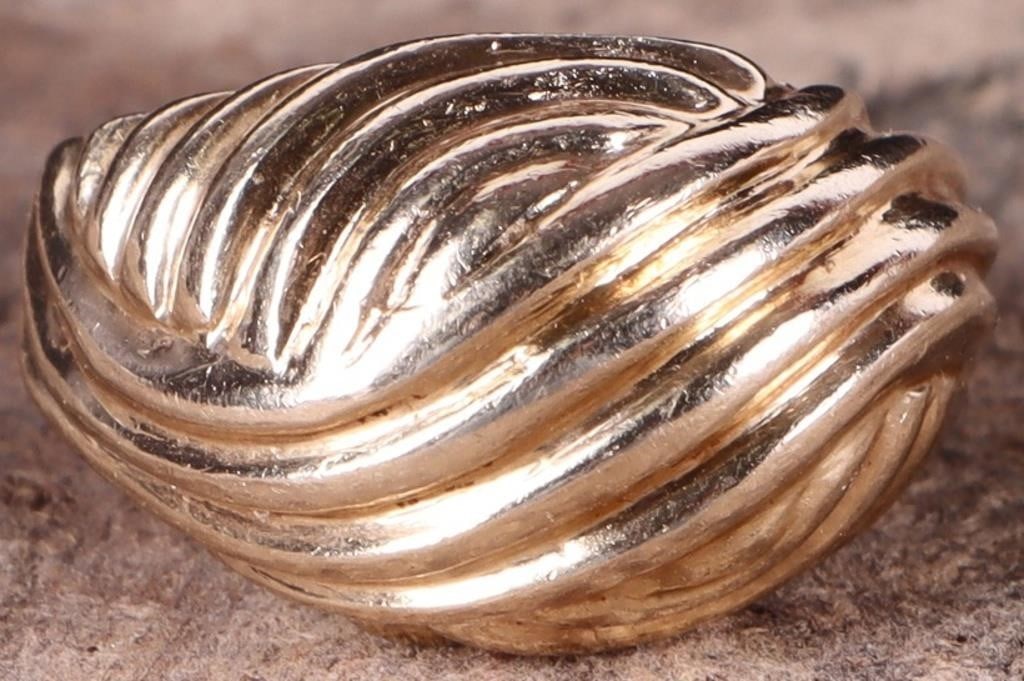 14K YELLOW GOLD LADIES THICK KNOT RING (1 of 3)