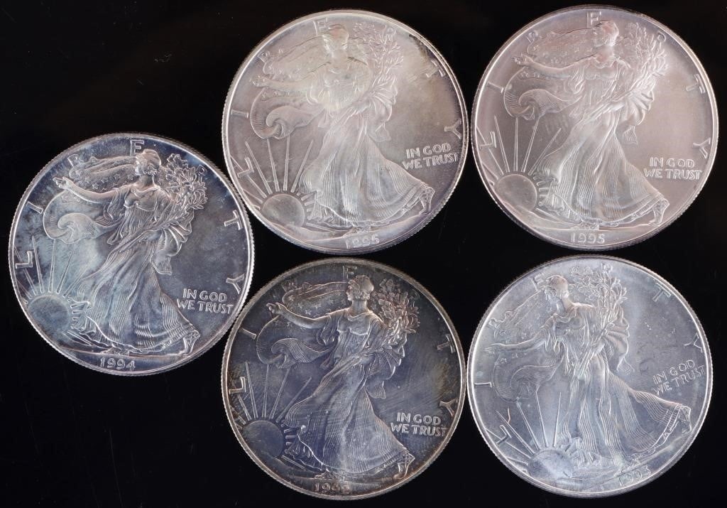 FINE SILVER 1 OZT AMERICAN EAGLE COINAGE - (5): Five fine silver 1 Troy ounce American Eagle bullion coinage.Weight: 155.505 GramsCondition: Ranges from Almost Uncirculated to Mint State uncirculated.