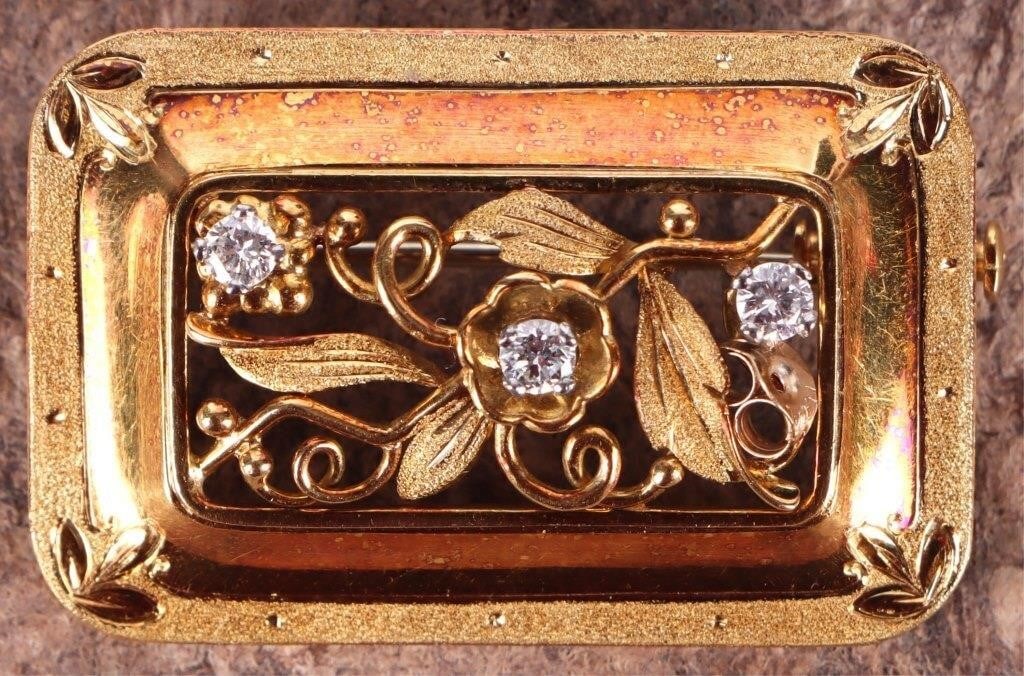 18K YELLOW GOLD LADIES FLORAL BROOCH W/ DIAMONDS (1 of 3)