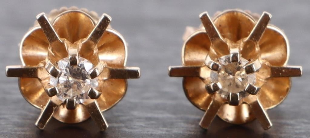 14K YELLOW GOLD NATURAL DIAMOND LADIES EARRINGS: 14K yellow gold natural diamond ladies earrings. Gemstones to include one 0.05ct round cut natural diamond per each earring.Stone Type: DiamondSize: 0.50"Condition: Little to no wear, see images for d