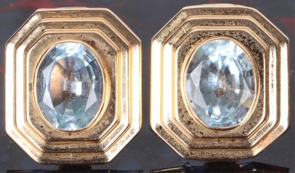 4CTW TOPAZ 14K YELLOW GOLD LADIES STUD EARRINGS: 14k yellow gold ladies stud earrings, each of which feature 2ct oval-cut topaz gemstones.Stone Type: TopazWeight: 3.23 gramsSize: 17.88 x 15.95 x 6.3 mm eachCondition: See pictures.