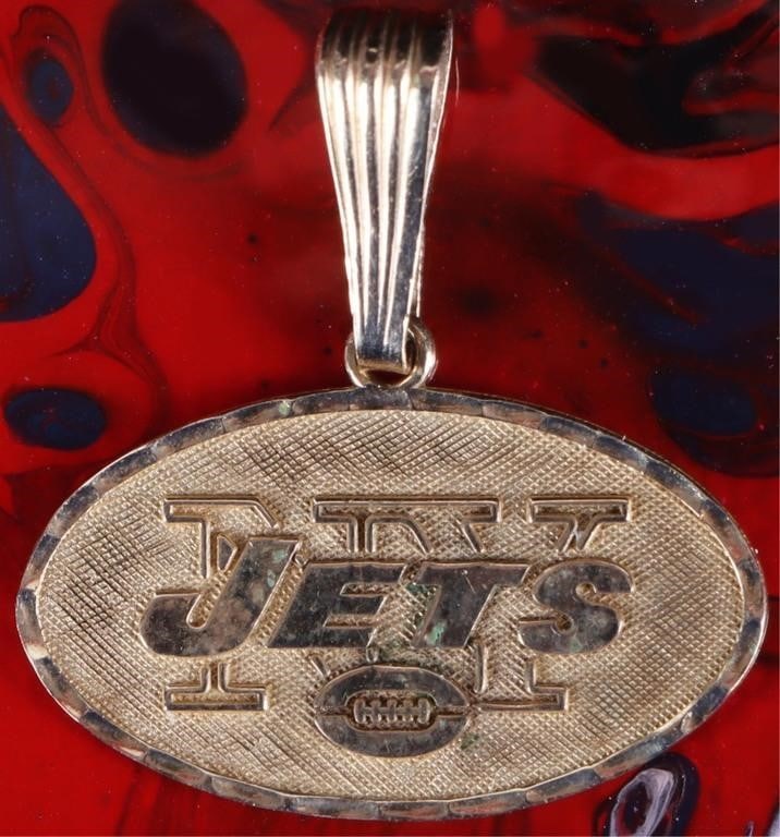 14K YELLOW GOLD NY JETS PENDANT FOOTBALL NFL 1998: 14k yellow gold NY Jets football pendant.Weight: 1.84 gramsCondition: See pictures.