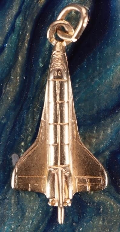 DAINTY 14K YELLOW GOLD SPACE SHUTTLE PENDANT (1 of 3)