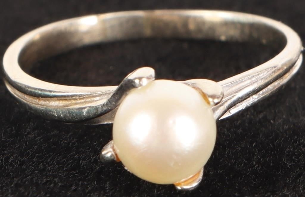10K WHITE GOLD LADIES RING W/ 6.6MM WHITE PEARL (1 of 3)