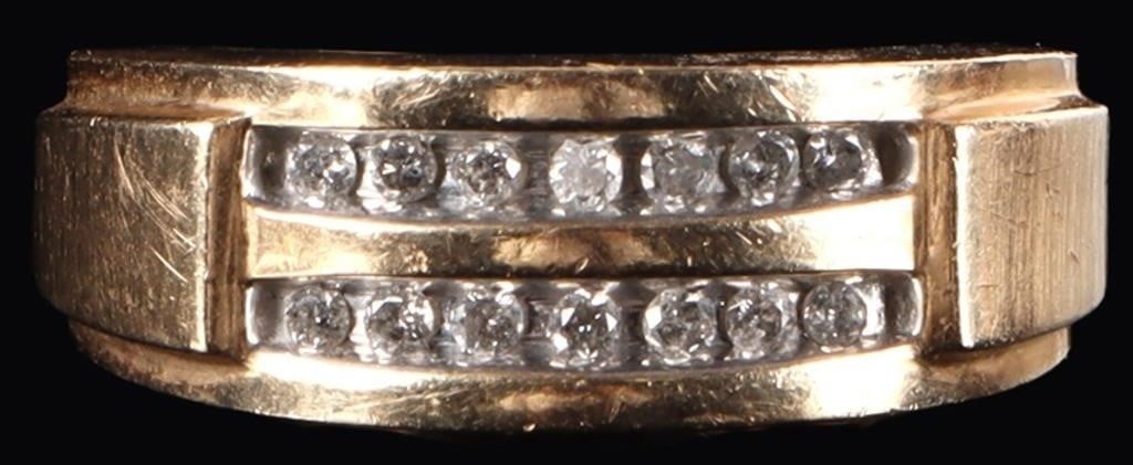 10K YELLOW GOLD ROUND DIAMOND MEN'S RING: 10K yellow gold round diamond men's ring. Gemstones to include fourteen 0.01ct round cut diamonds.Stone Type: DiamondWeight: 4.06 GramsSize: 8.00 U.S.Condition: Little wear, see images for details.