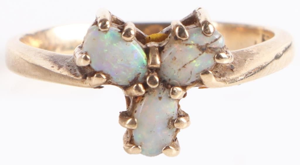 10K YELLOW GOLD OPAL LADIES RING (1 of 3)