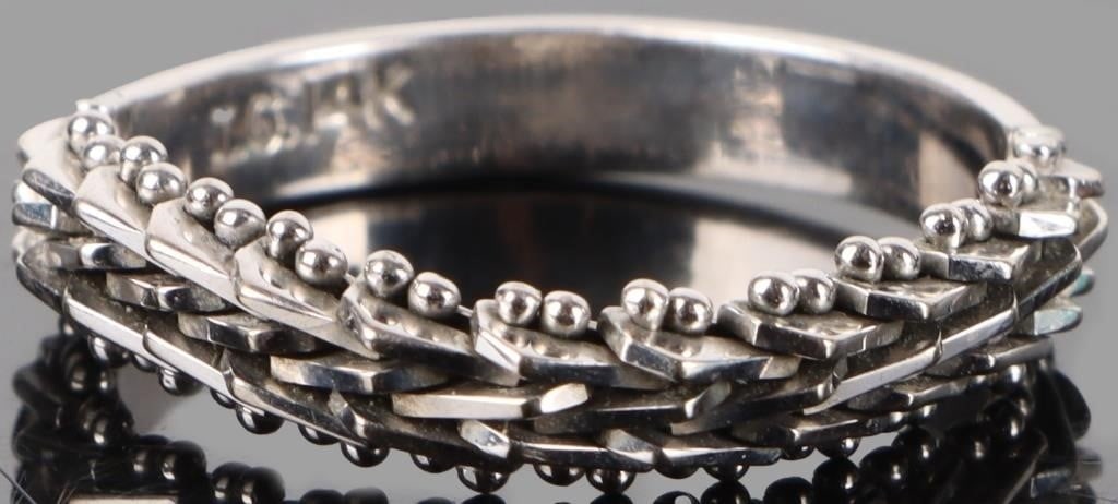 UNIQUE 14K WHITE GOLD SEMI-ARTICULATED LADIES RING (1 of 3)