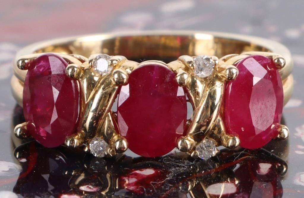 2.25CTW RED RUBY & DIAMOND 14K YELLOW GOLD RING (1 of 3)