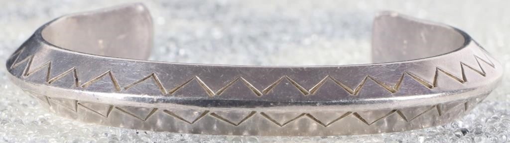 MEXICO STERLING SILVER BRACELET SIGNED CHAVEZ (1 of 4)