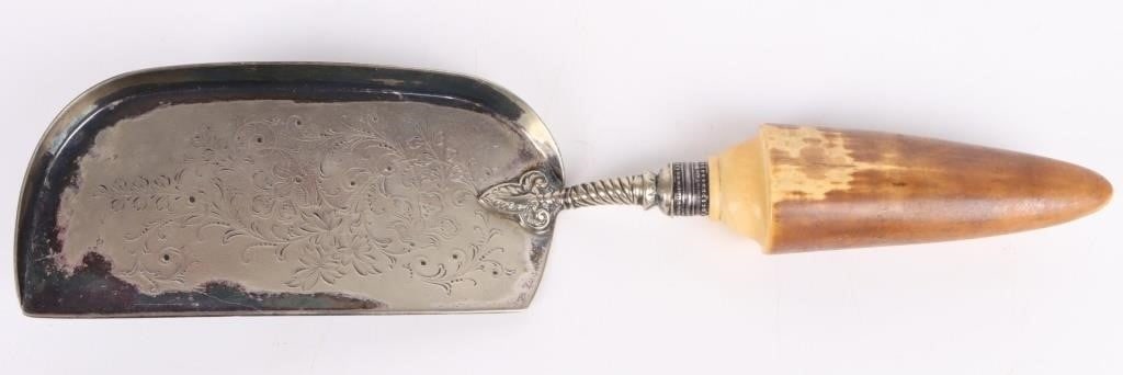 VINTAGE MAPPIN & WEBB SILVERPLATE CRUMBER W/ HORN (1 of 5)