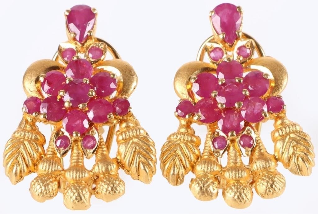 22K YELLOW GOLD LADIES BROOCH SET OF TWO W/ RUBIES (1 of 8)