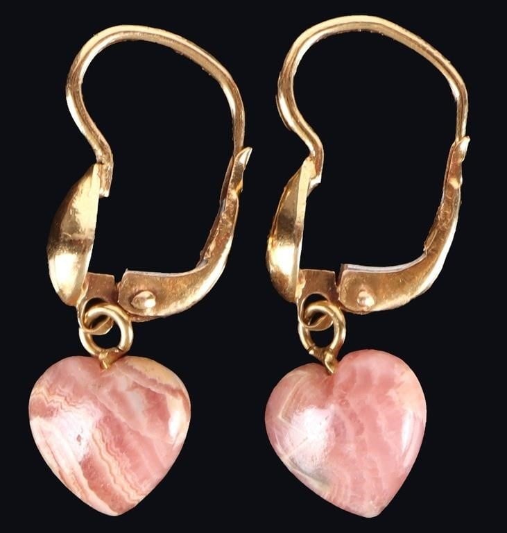 18K YELLOW GOLD PINK LACE AGATE HEART EARRINGS: 18K yellow gold pink lace agate heart ladies earrings. Gemstones to include one 10.00mm X 9.10mm heart cabochon pink lace agate.Stone Type: AgateWeight: 4.00 GramsSize: 1.25"Condition: Little to no we