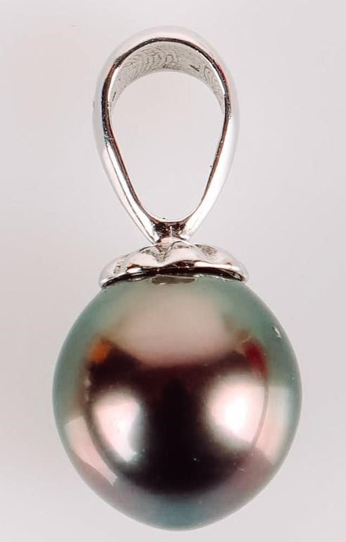 9.4MM BLACK PEARL 14K WHITE GOLD PENDANT: 9.4mm black pearl 14K white gold ladies pendant.Stone Type: PearlSize: 0.75" lengthCondition: See pictures.