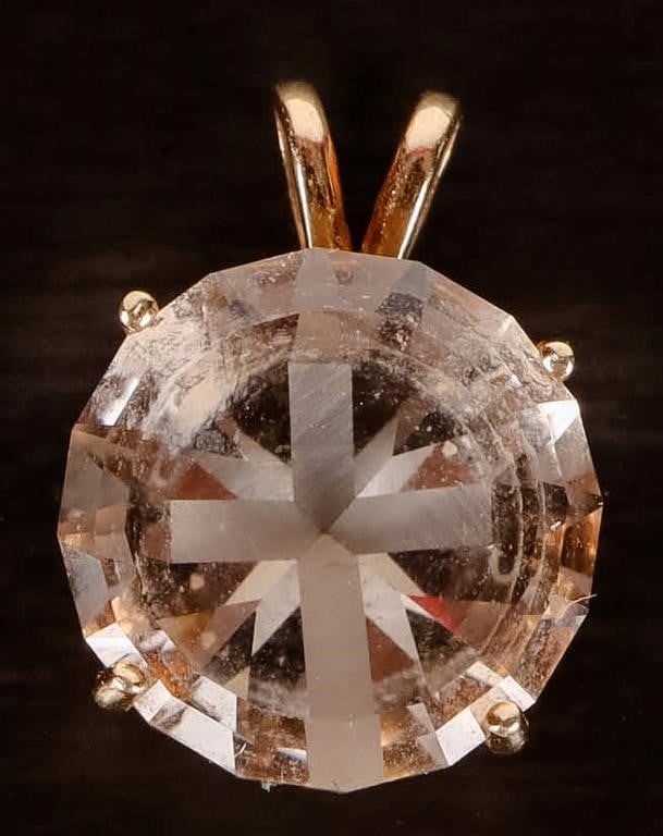 14K YELLOW GOLD SMOKEY QUARTZ LADIES PENDANT: 14K yellow gold quartz ladies pendant. Gemstones to include 6.00CT round cut quartz.Stone Type: QuartzWeight: 2.46 GramsSize: 0.75"Condition: Very fine.
