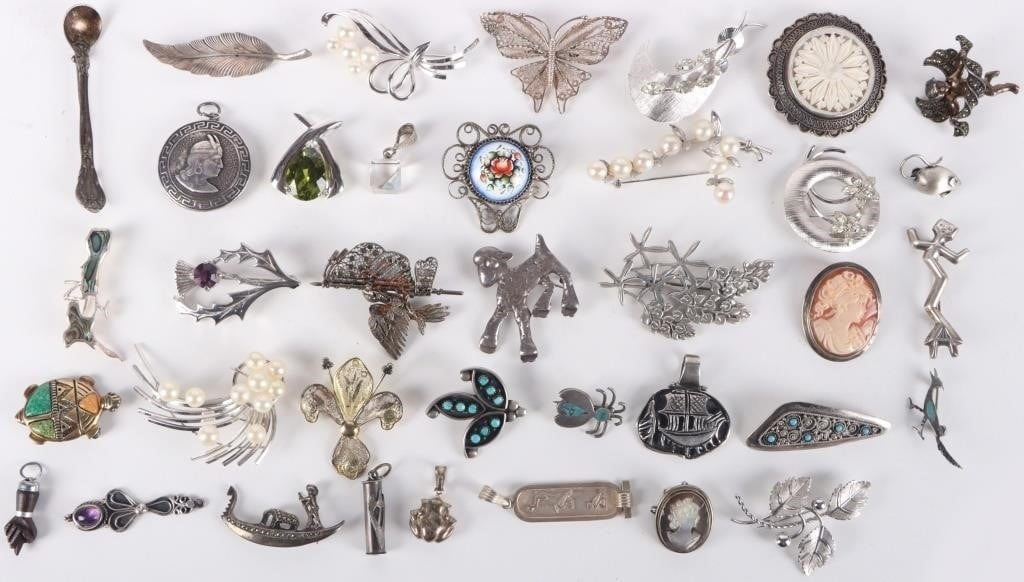 LARGE COLLECTION OF STERLING SILVER LADIES JEWELRY (1 of 5)