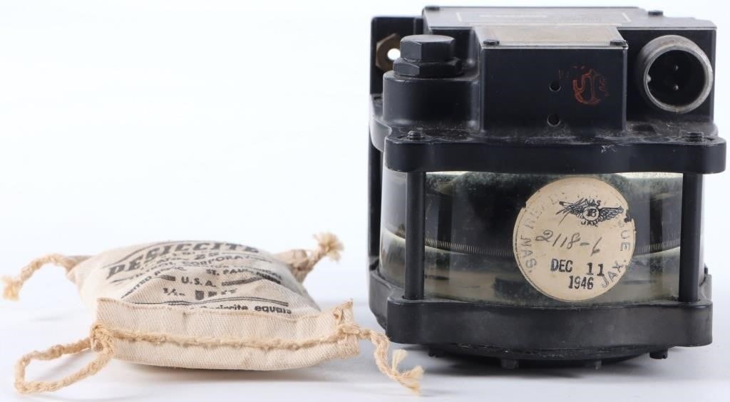 ANTIQUE MAGNETIC COMPASS BENDIX AVIATION CO. USA (1 of 5)