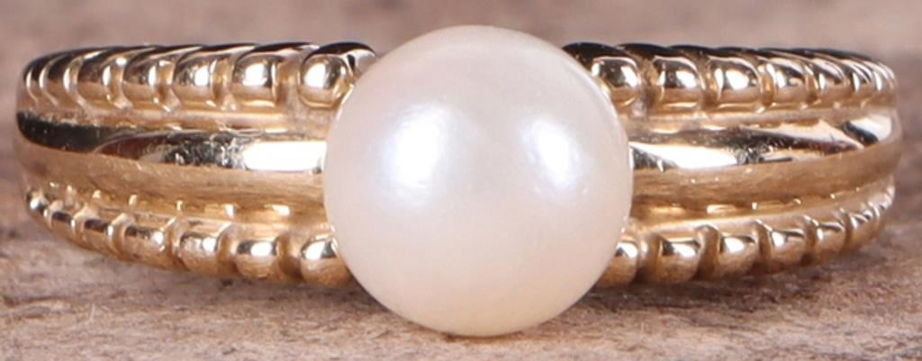14K YELLOW GOLD PEARL TEXTURED LADIES RING: 14K yellow gold pearl textured ladies ring. Gemstones to include one 6.62mm pearl.Stone Type: PearlWeight: 3.21 GramsSize: 4.75 U.S.Condition: Little to no wear, see images for details.