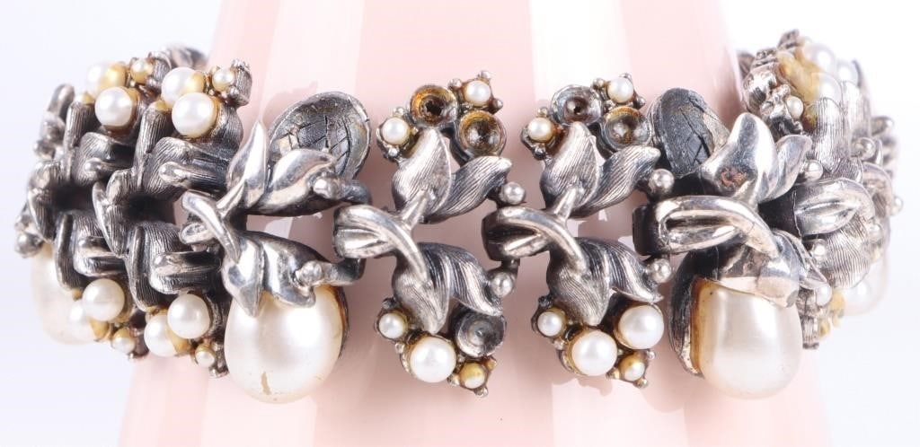 VINTAGE TORTOLANIN LADIES DESIGNER BRACELET: Vintage Tortolani ladies designer bracelet, to feature a vegetative design with faux-pearls standing in for berries.Weight: 72.29 gramsSize: 7" longCondition: See pictures, some of the faux-pearls are