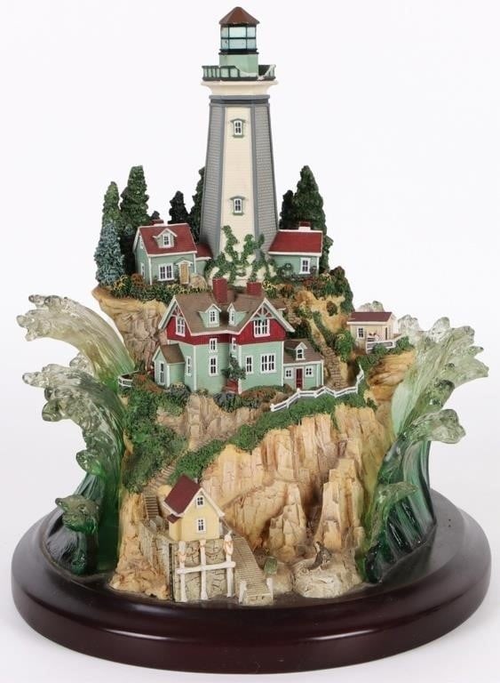 LENOX 'ISLAND LIGHTHOUSE' LEGACY EDITION 130/2000 (1 of 4)