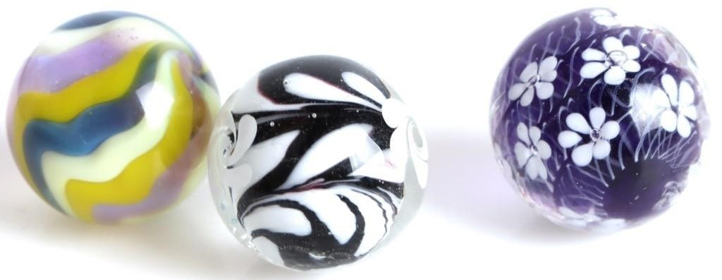 HANDMADE CONTEMPORARY ART GLASS MARBLES 7/8' (1 of 7)